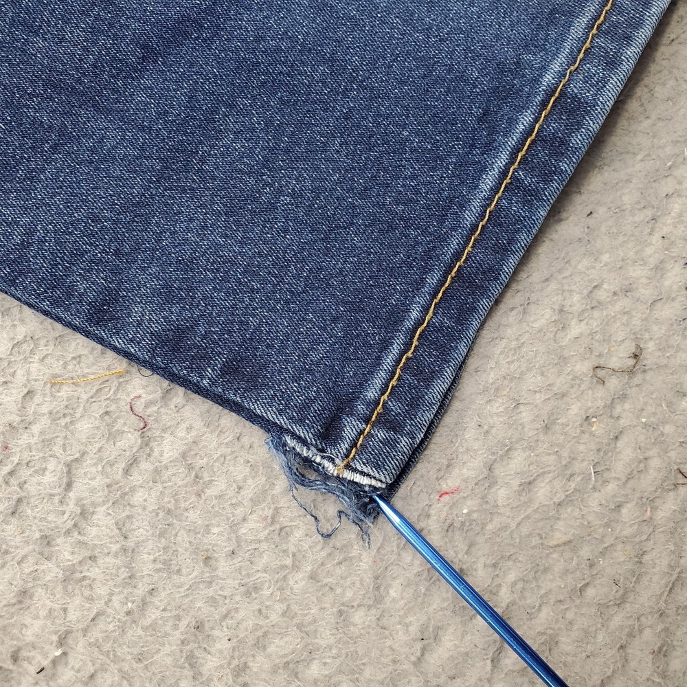 Levi's 502 Jeans Mens 38x32 Blue Denim Medium Wash Straight Leg 5-Pocket Design - Picture 7 of 11